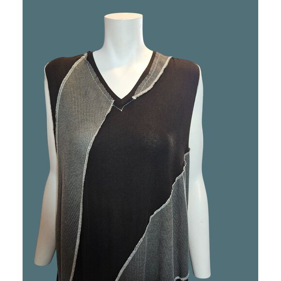 2/$35 Asymmetrical Black & Gray Sleeveless Lagenlook Tunic Top By POL Womens S - Picture 7 of 8